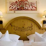 Ortner's Hotell 5*